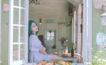 Cyfrowe Fantazje: Jak Technologia Pomaga (i Przeszkadza) w Odkrywaniu Seksualności